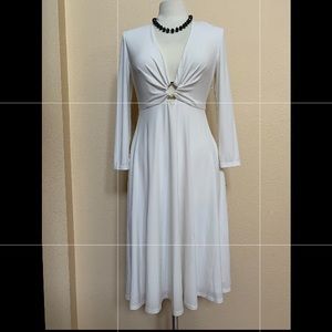💥SALE💥Halston white full dress  plunging V-neck